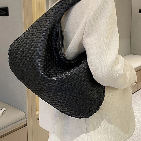 Large Woven Purse - Picture 3 of 3